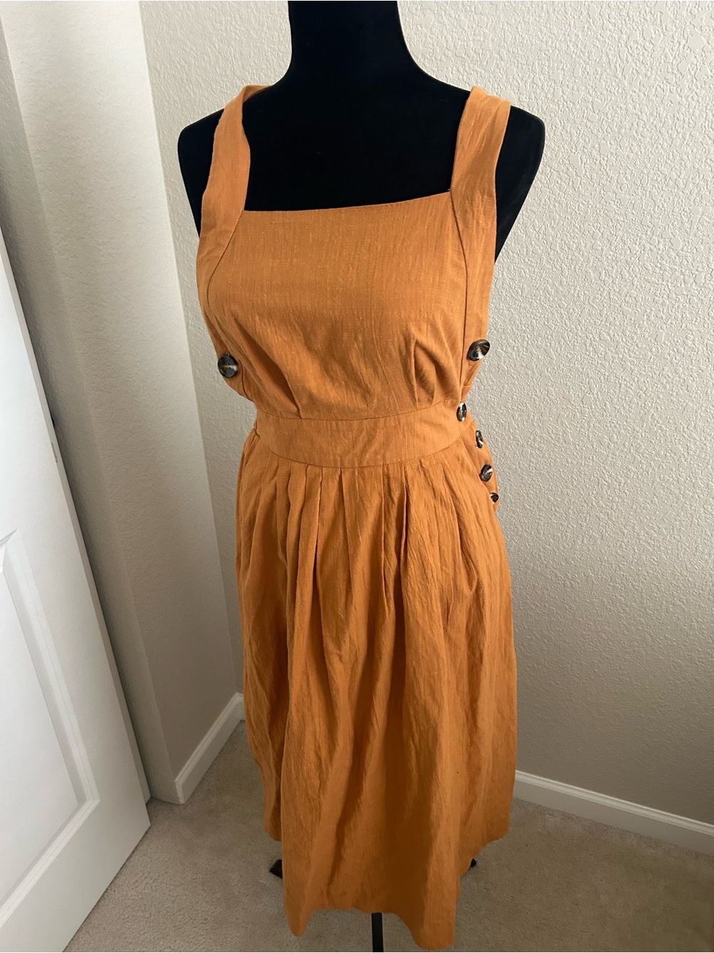 Listicle Sleeveless Square-Neck Midi Dress in Rust Orange